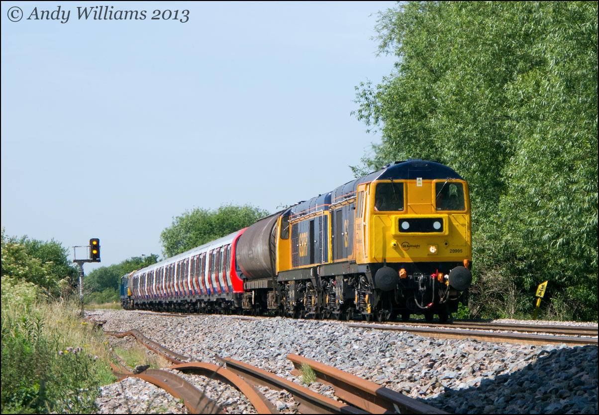20905 and 20901 at Willington