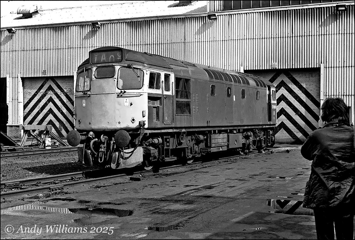27009 at Eastfield