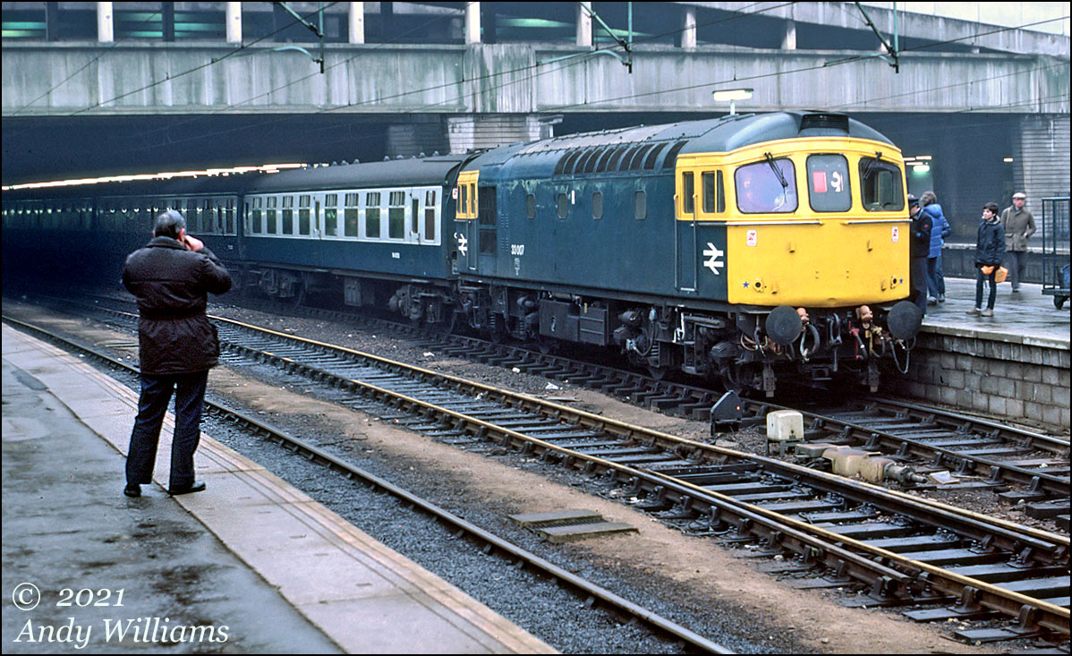 33007 at Birmingham New St