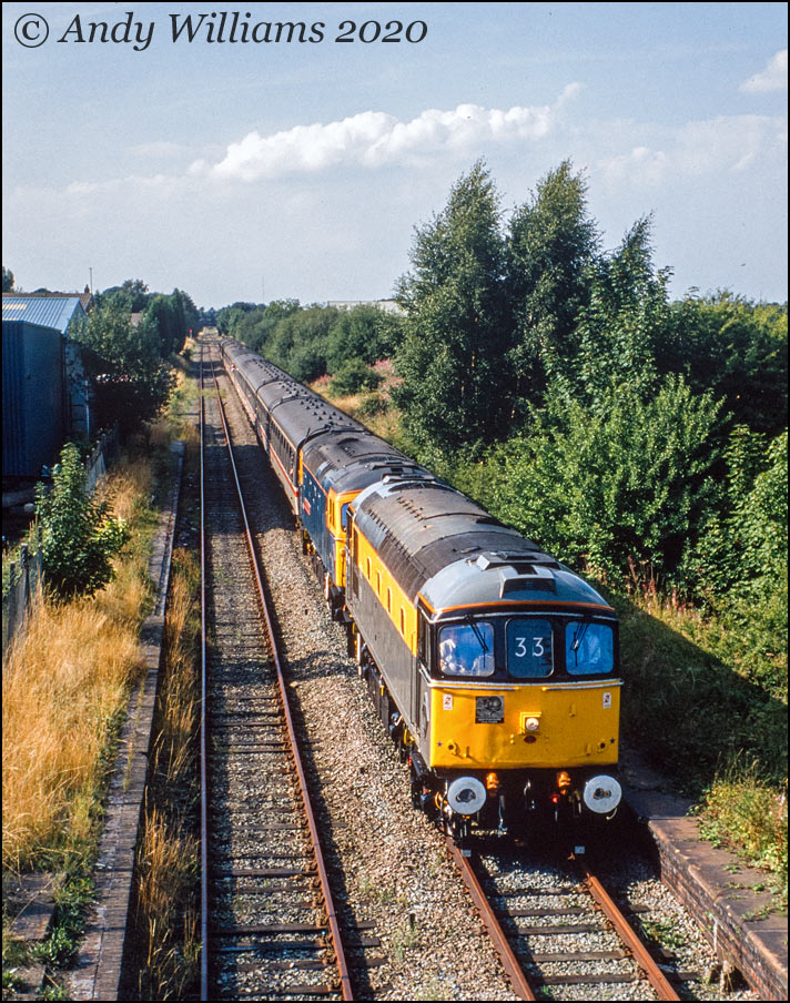 33208 and 33116 at Middlewich