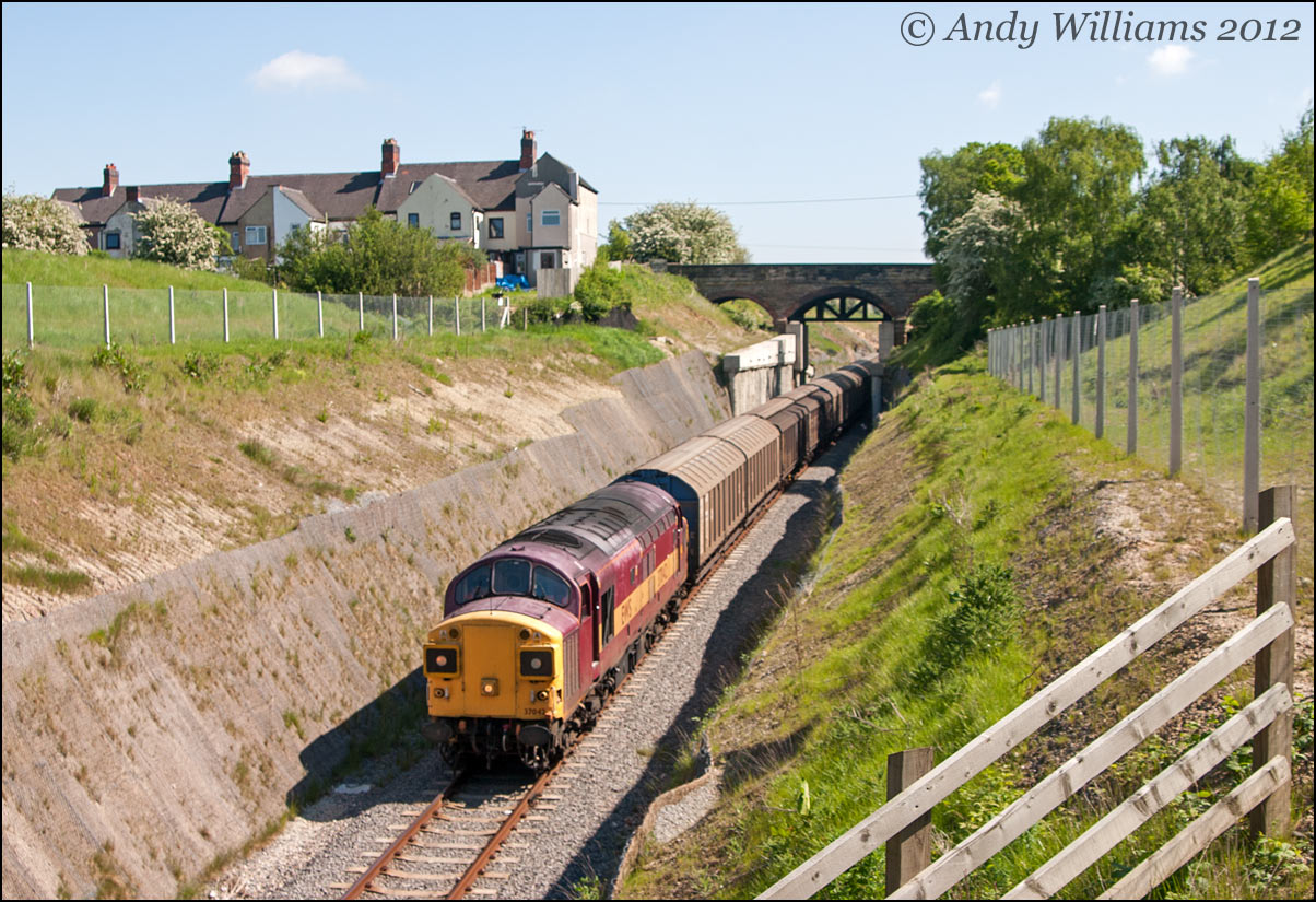 37042 at Kingsbury Link