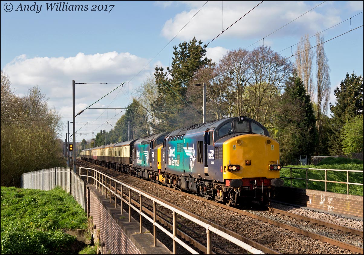 37069 and 37716 near Tame Bridge
