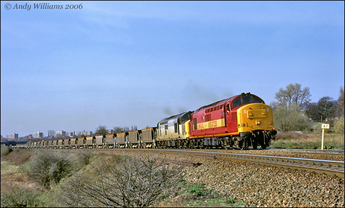 37220 and 37888 at Ryecroft