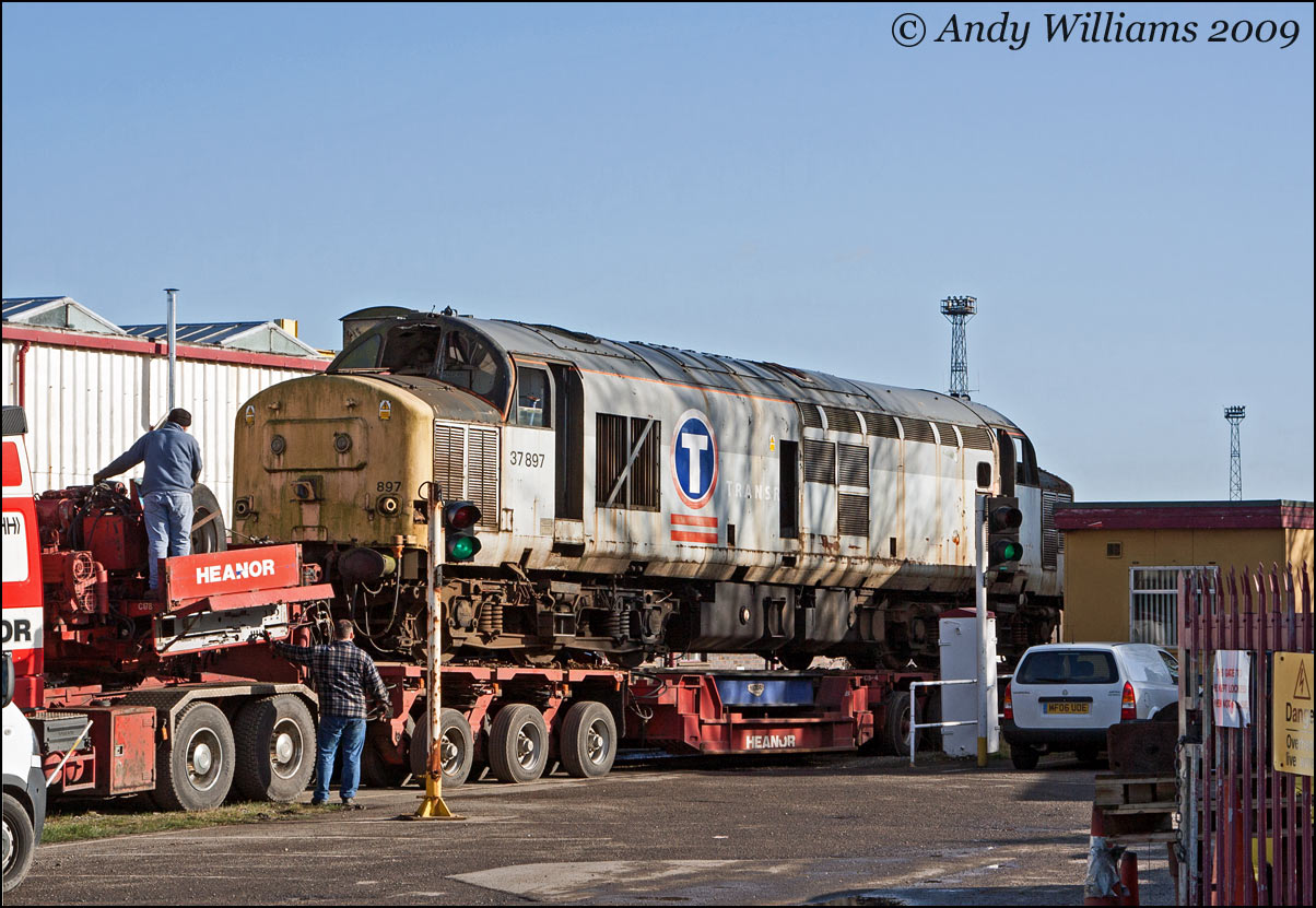 37897 being loaded onto a lorry at Bescot