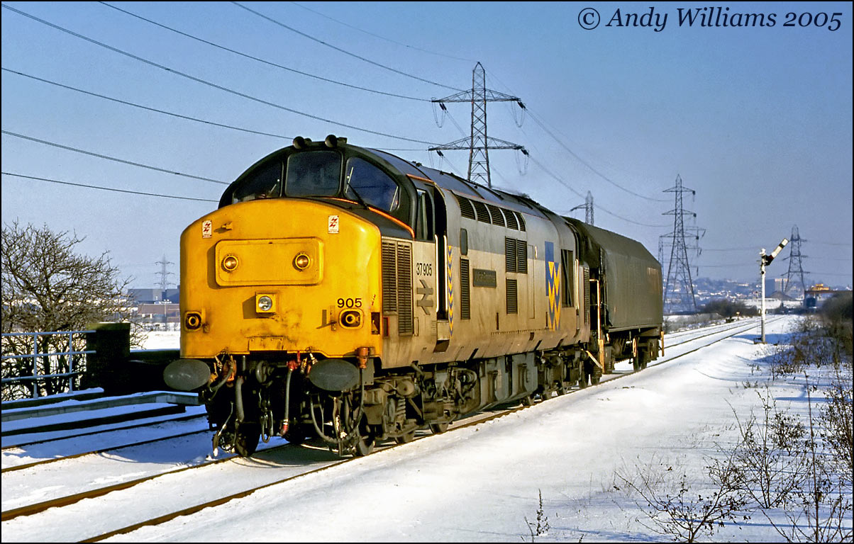 37905 at Eagle Crossing, Great Bridge