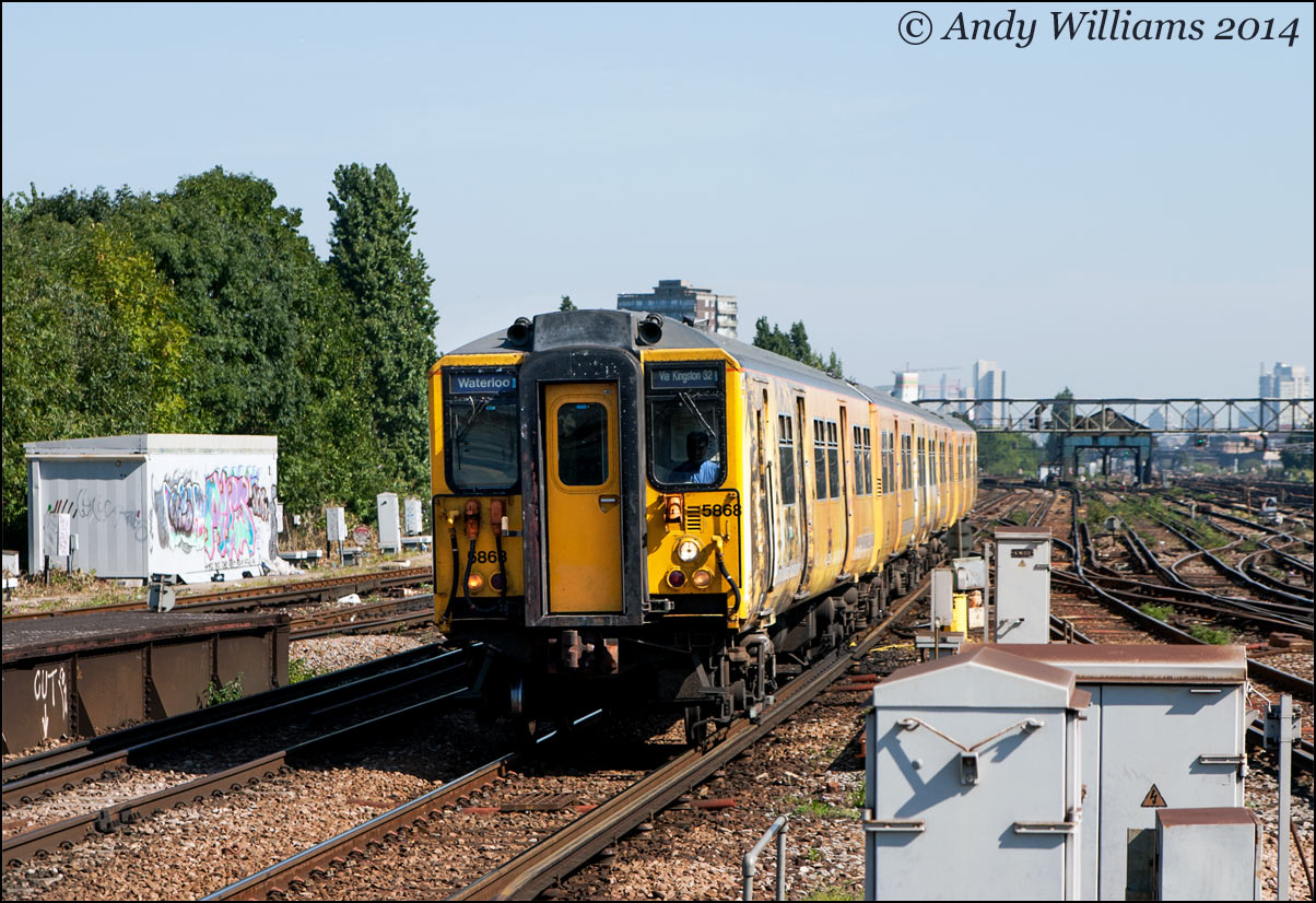 455868 at Clapham Jct
