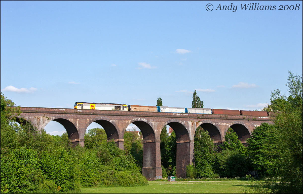 60077 crossing Stambermill Viaduct, Stourbridge