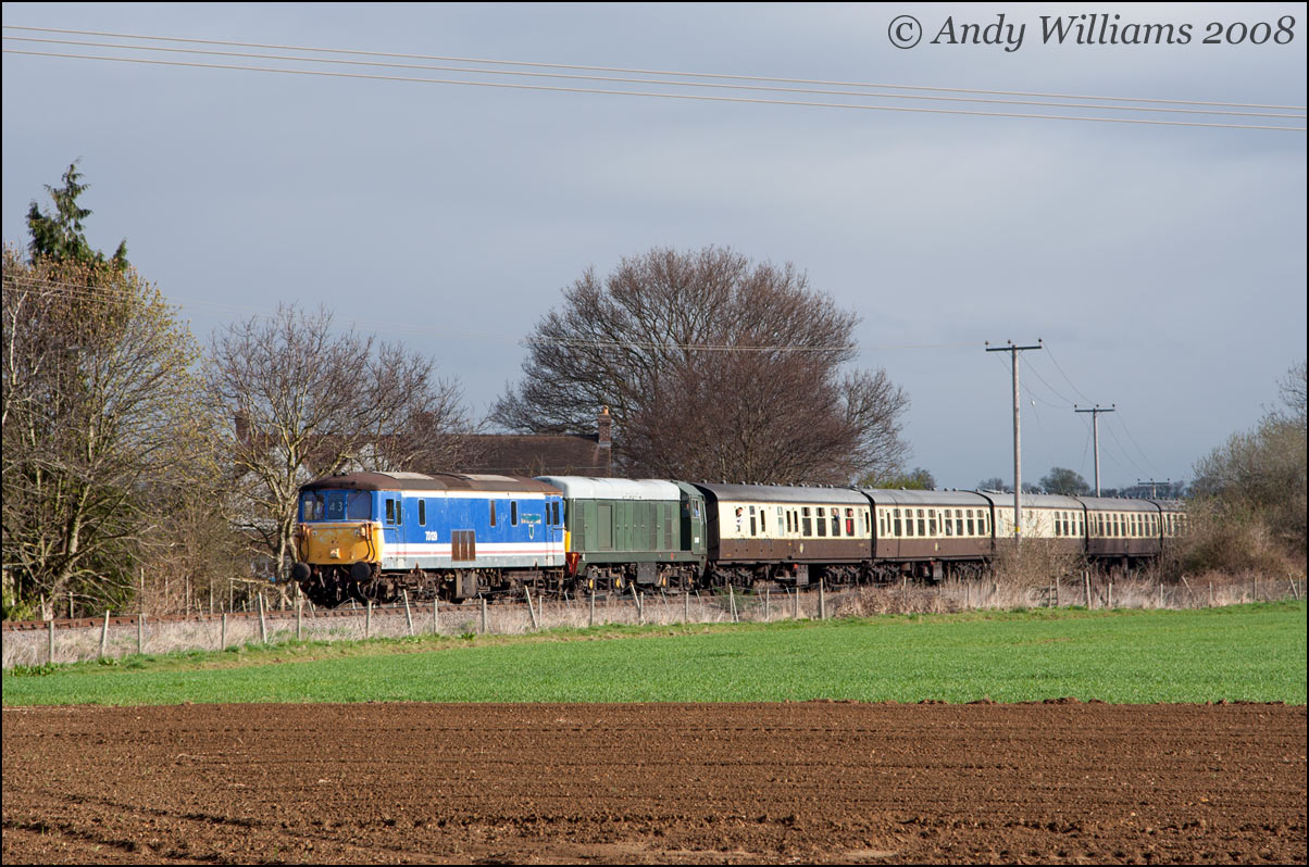 73129 and D8137 near Hailes