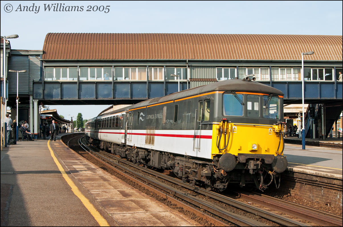 73208 at Clapham Jct