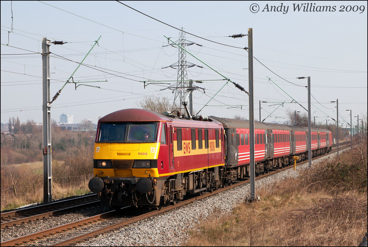 90018 at Dudley Port