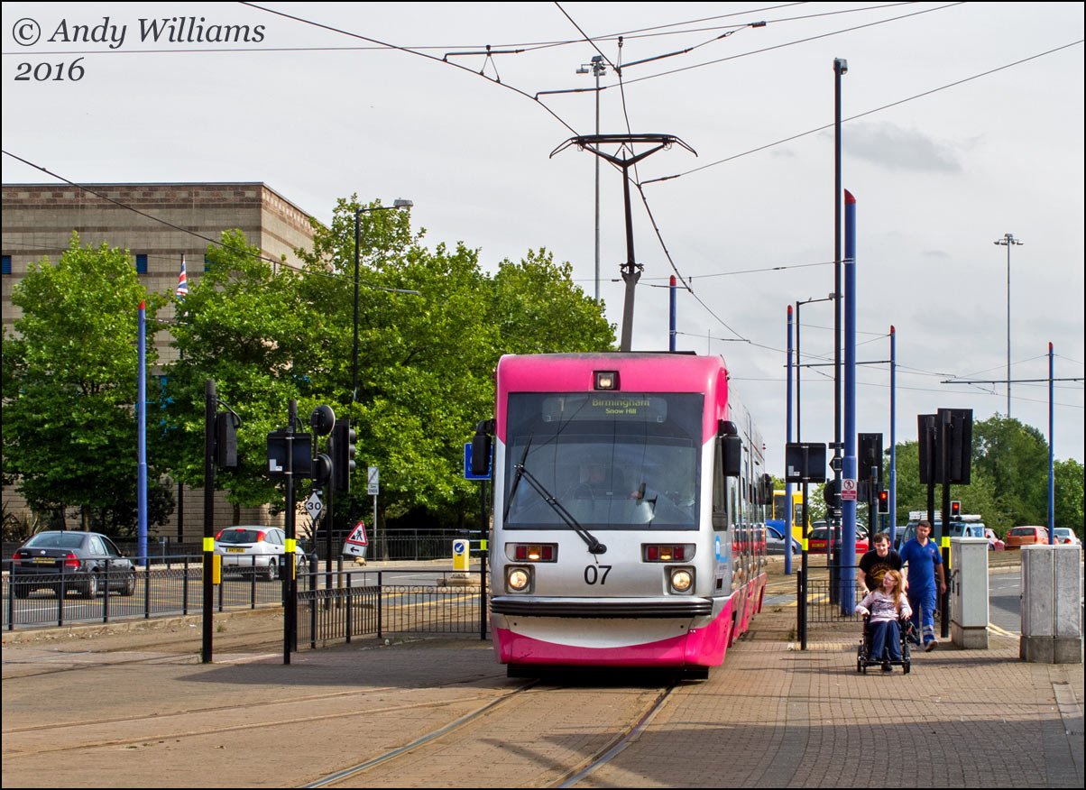 Tram 07 at Wolverhampton St George's