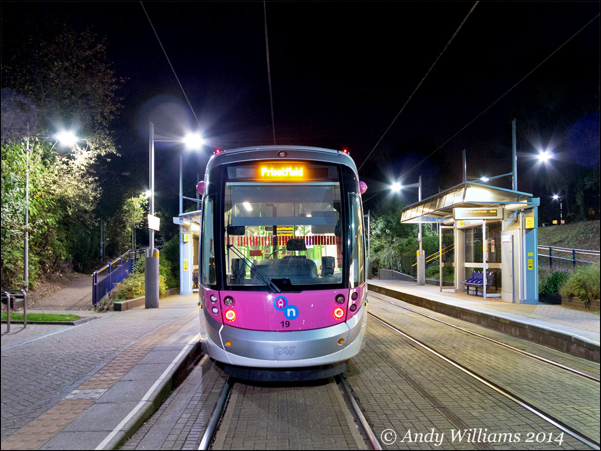 Tram 19 at Priestfield