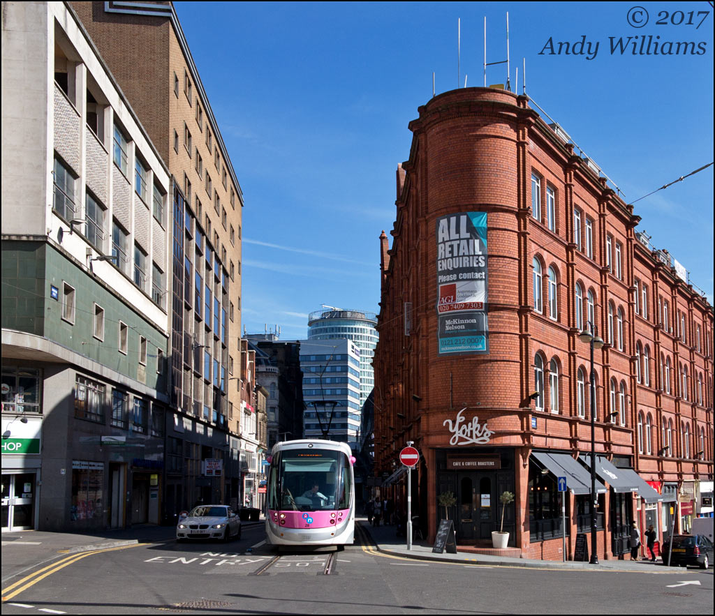 Tram 28 at Birmingham Stephenson St