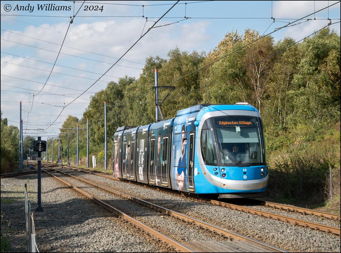 Tram 58 at Wednesbury Parkway