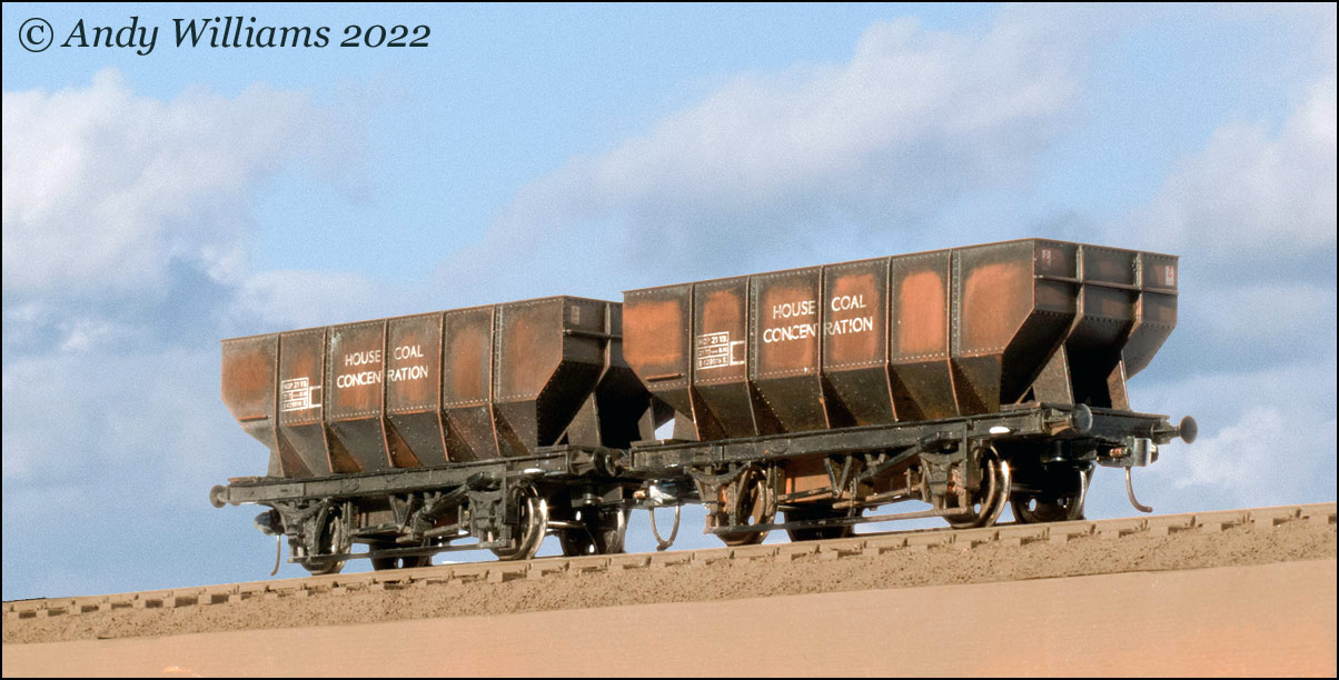Hornby 21t coal hoppers