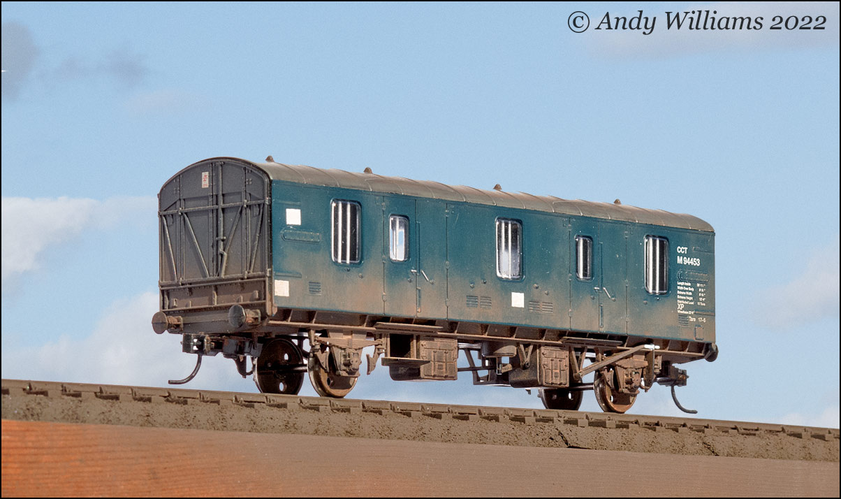 Hornby CCT parcels van