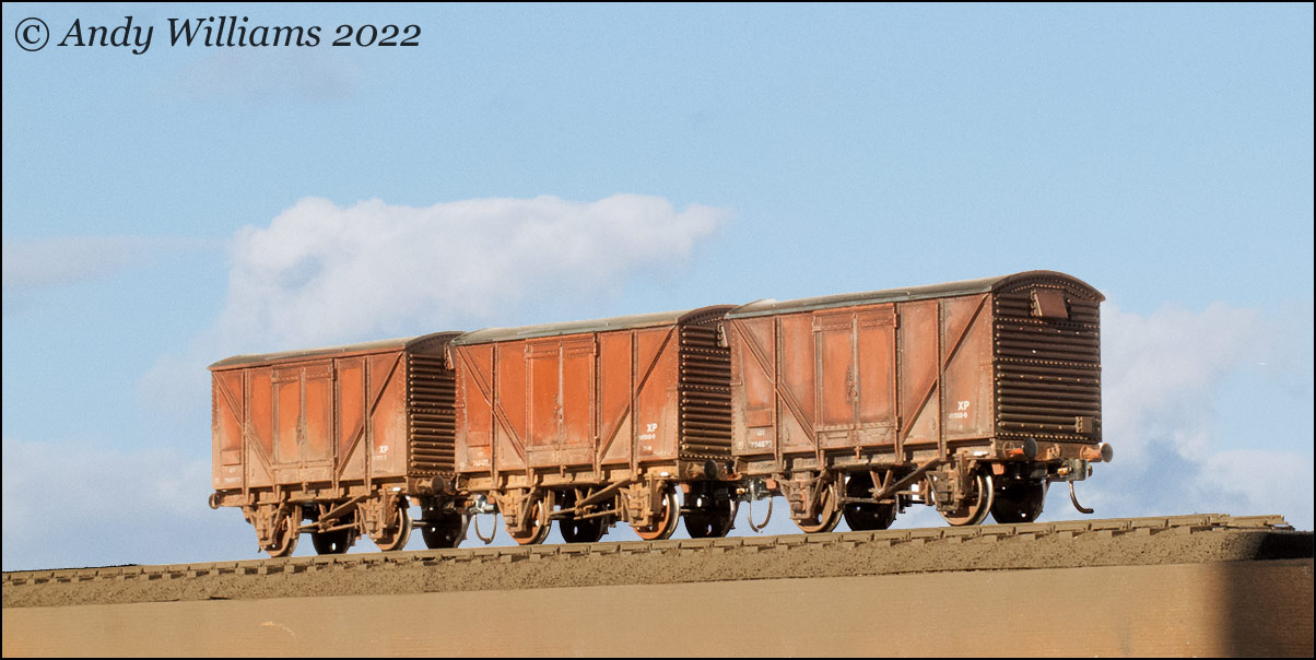 Dapol ventilated vans